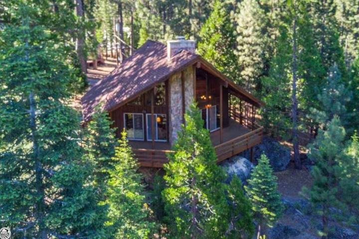 How to Visit Mt. Shasta: Lakes, Waterfalls and Scenic Drives