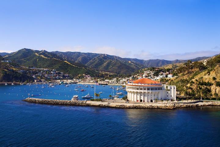 Catalina Island Weekend Guide: Ferries, Avalon and Hotels