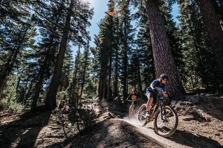 Summer in Mammoth Lakes: Lakes, Hikes and Hot Springs