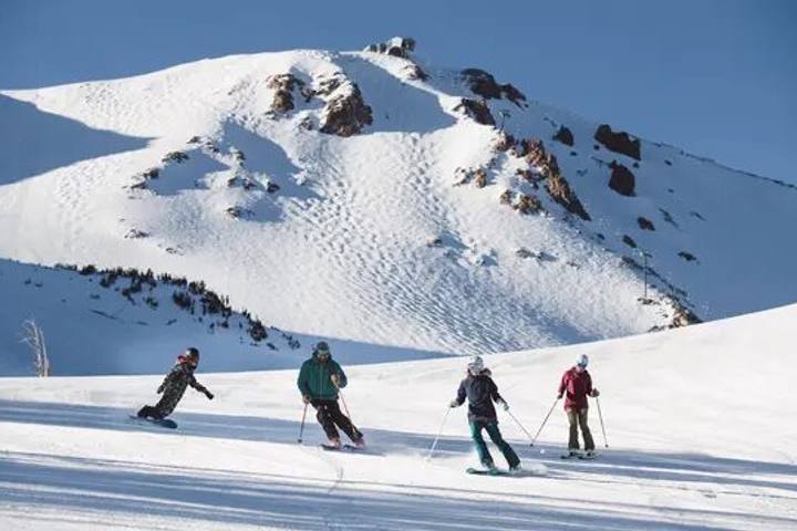 Skiing Mammoth for First-Timers: Lessons, Lodges and Tips
