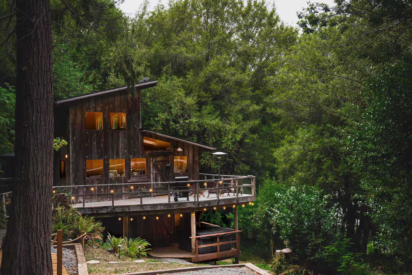 Exclusive River Escape On The Coast · Hot Tub