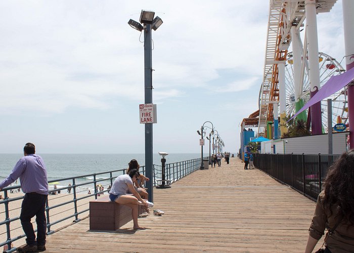 Anaheim to LA: Hollywood, Beaches & Famous Film Sites tour