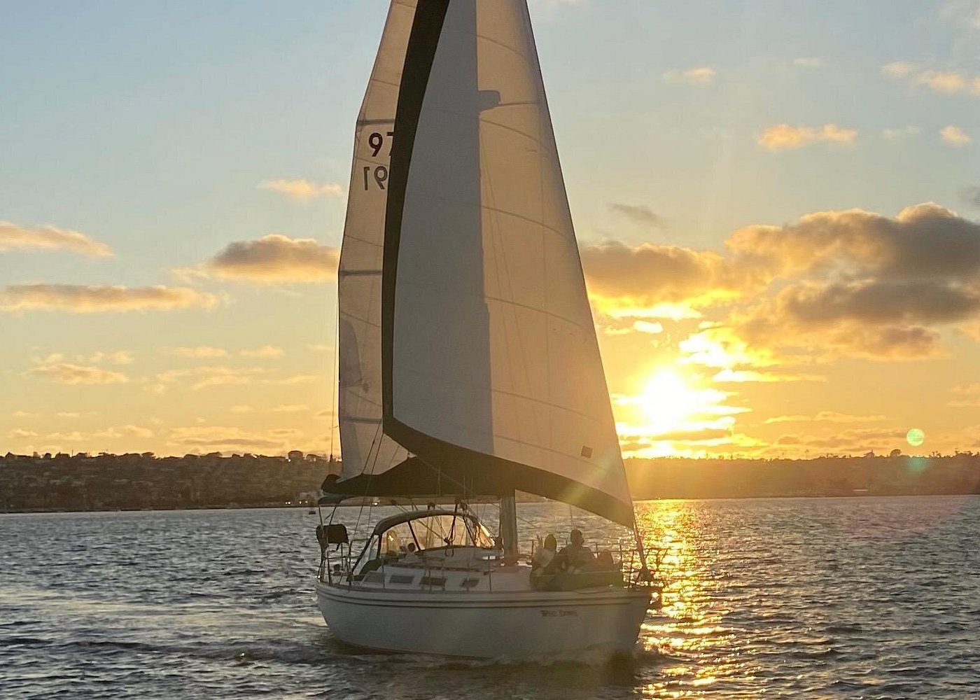 Deluxe Sunset & Day Sail Small Group